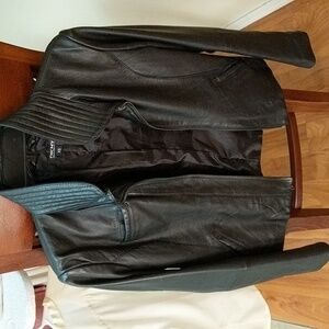 DKNY leather jacket never used size XS